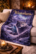 WINTERKUSS – „Guardian of the North“ Schneeleoparden-Kuscheldecke
